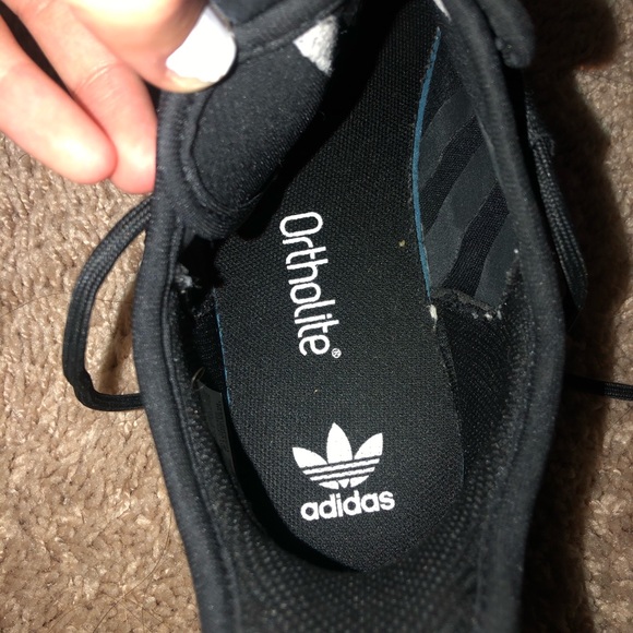 Adidas black tennis shoes - Picture 4 of 5
